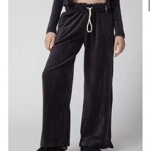 NWT Urban Outfitters Out From Under Hoxton Velour Track Pant